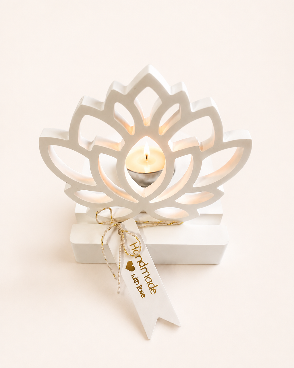 Kerzenhalter mit Motiv "Lotus"
