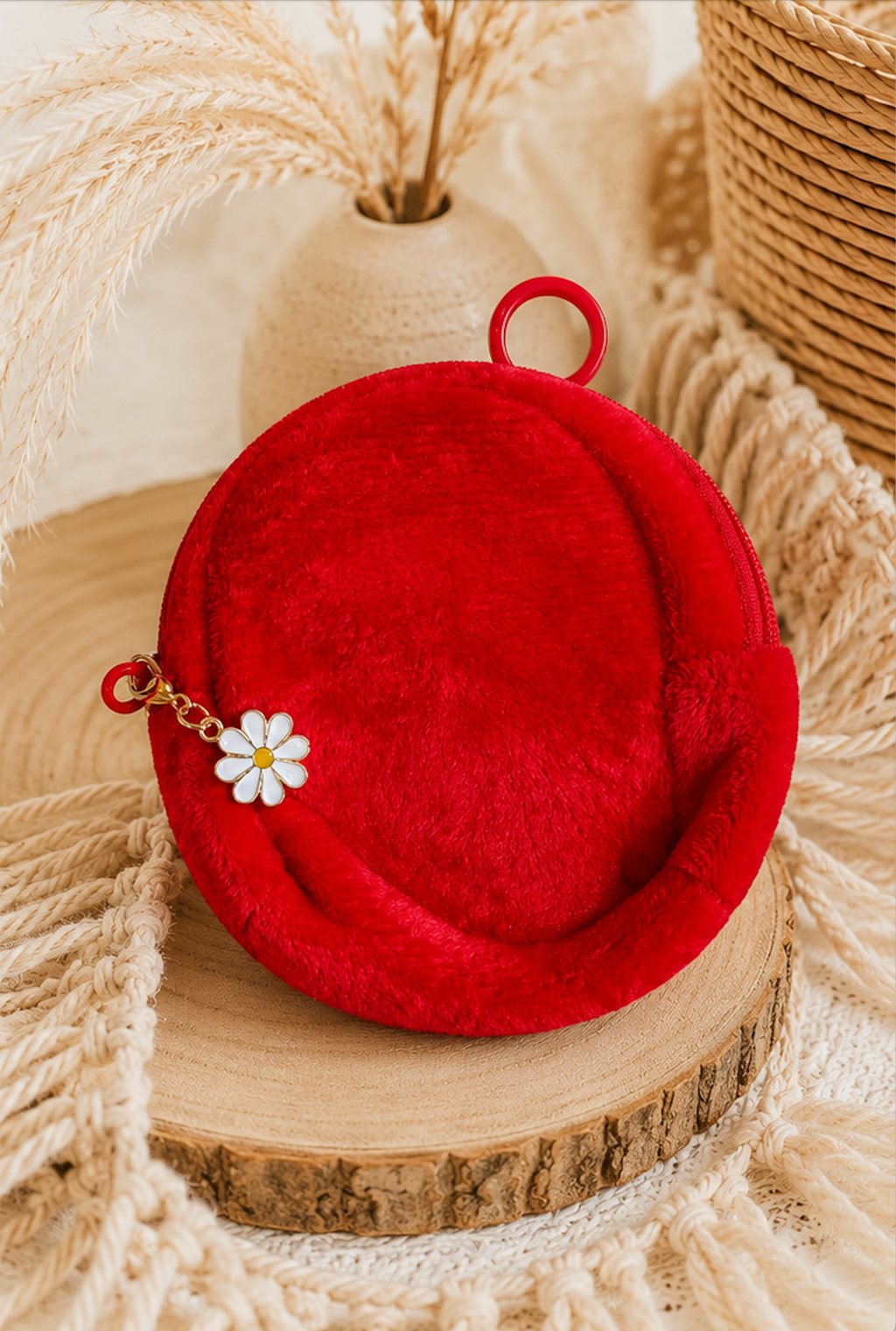 Geldbörse aus Plüsch mit Blumenanhänger